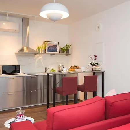 Daire Piccola Red - 50m From The *