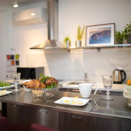 Piccola Red - 50m From The Daire *