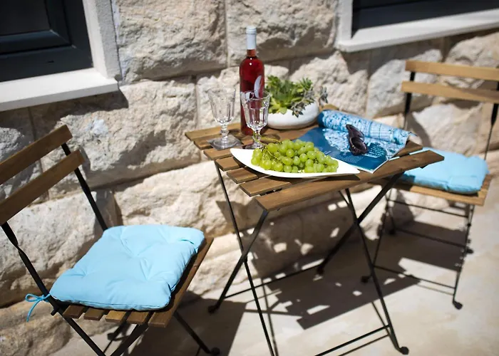 Piccola Red - 50m From The *