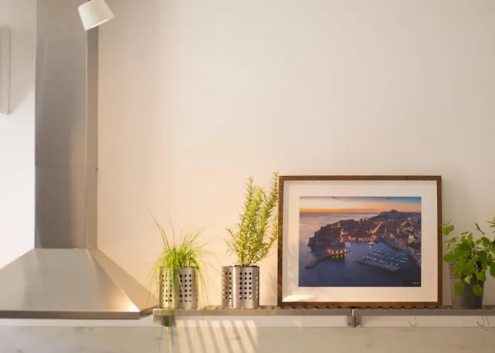 Piccola Red - 50m From The Appartement