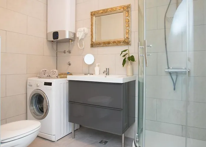 Piccola Red - 50m From The Appartement *