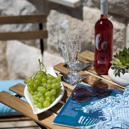 Piccola Red - 50m From The דוברובניק