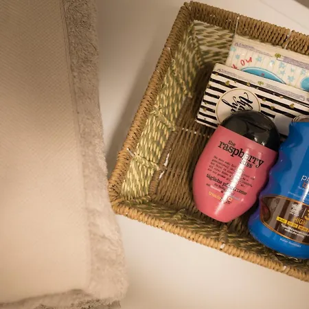 Piccola Red - 50m From The