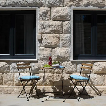 Piccola Red - 50m From The דוברובניק