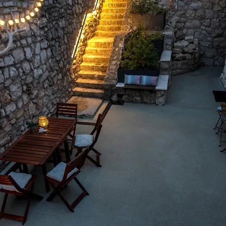 Piccola Red - 50m From The דירה *