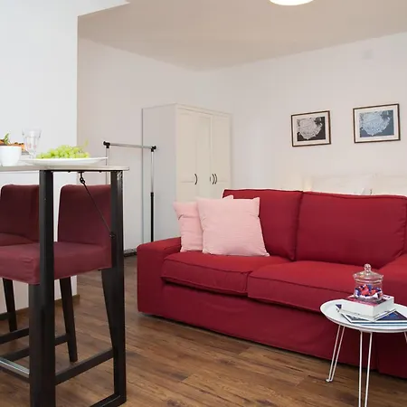 Piccola Red - 50m From The Διαμέρισμα