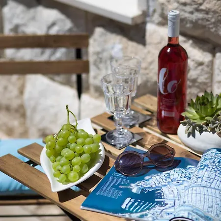 Διαμέρισμα Piccola Red - 50m From The