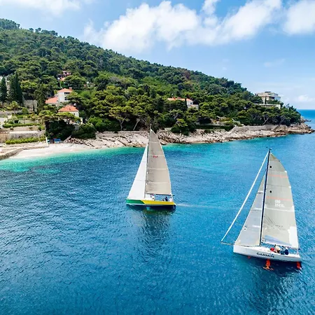 Piccola Red - 50m From The * Ντουμπρόβνικ